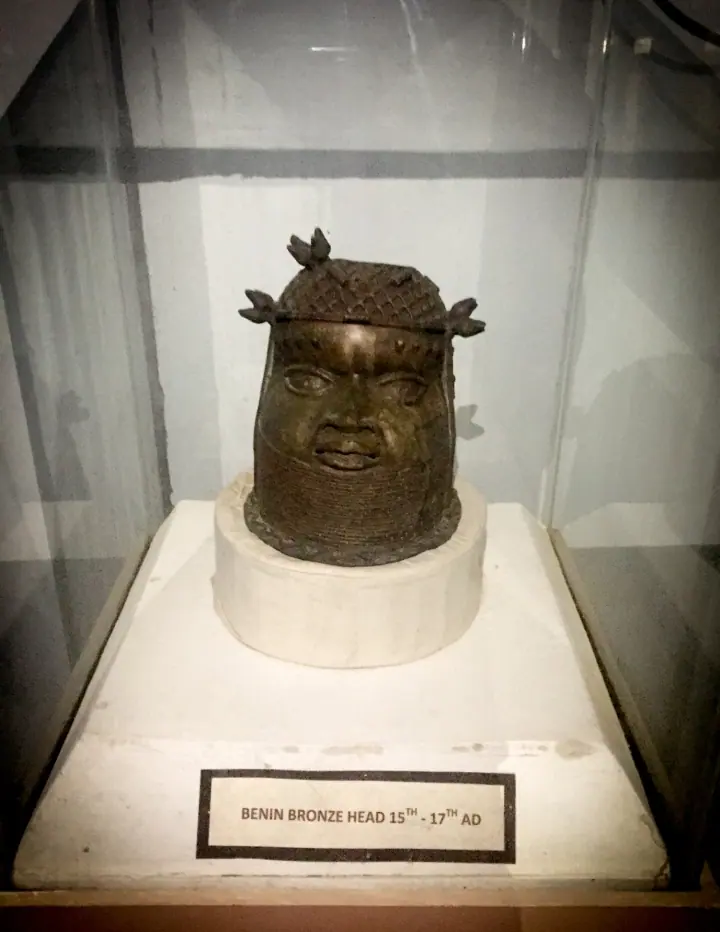 Commemorative brass heads and plaques (early corpus) by Unknown (Benin brasscasters)