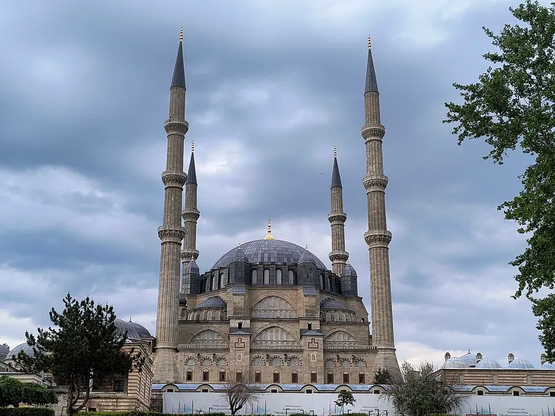 Süleymaniye and Selimiye mosque complexes by Mimar Sinan