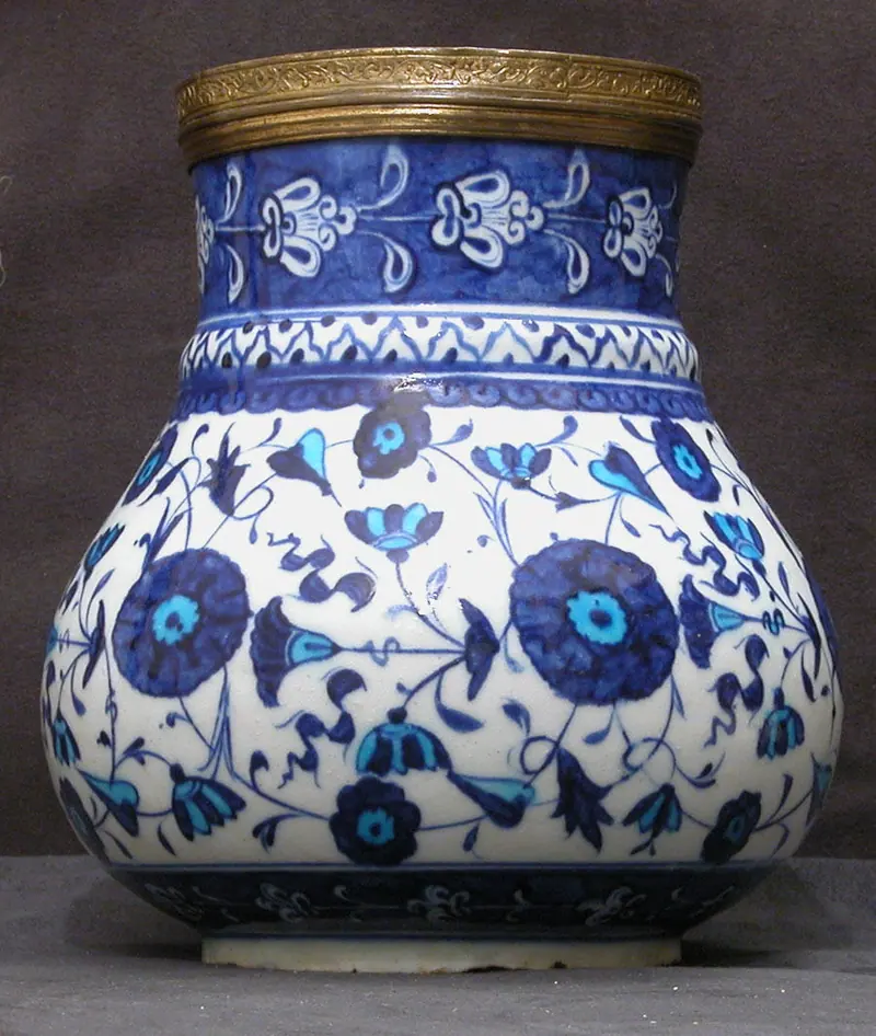 Iznik underglaze tiles and vessels by Unknown (Iznik potters)